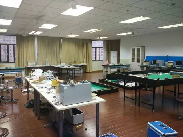 机器人社团课是什么_机器人社团课程授课流程_机器人课程教育社团