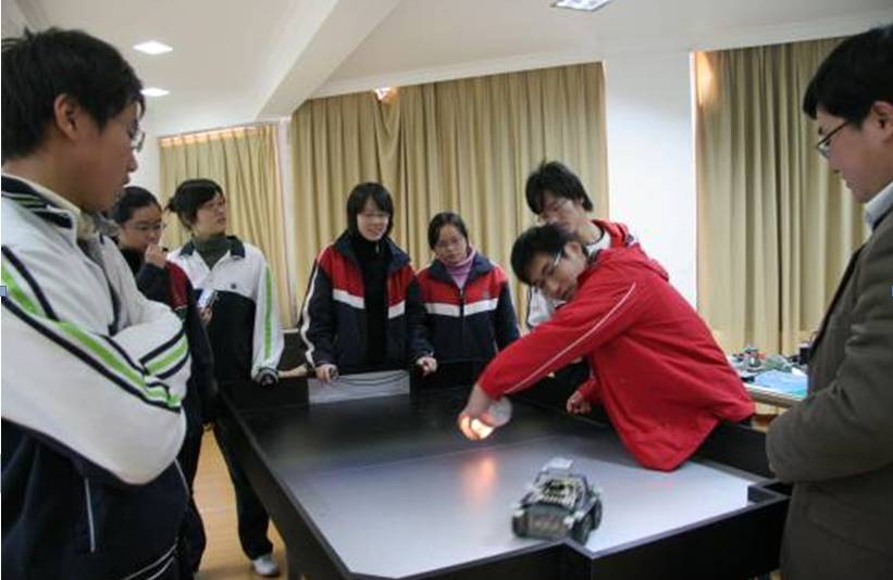 机器人社团课程授课流程_机器人社团课是什么_机器人课程教育社团