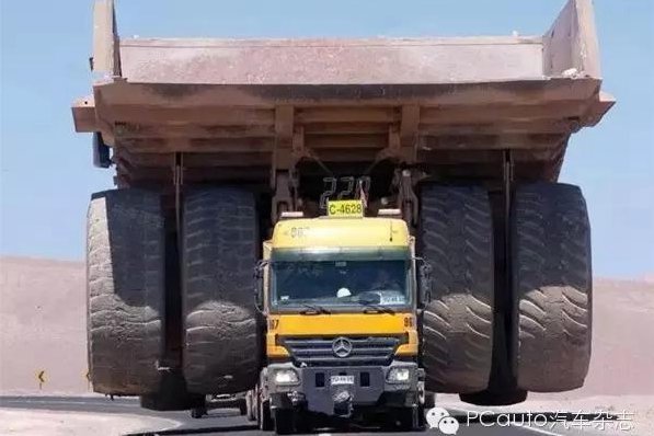 百公里吸油500L 油老虎霸气占3车道上路