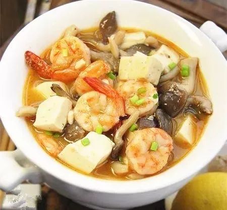 产妇吃什么下奶 催奶食谱 催奶_下奶催奶食疗配方_催奶的食谱