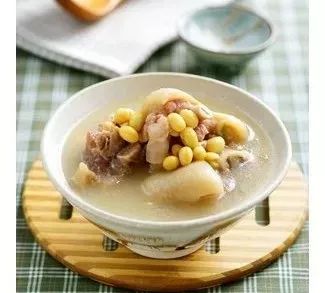 下奶催奶食疗配方_催奶的食谱_产妇吃什么下奶 催奶食谱 催奶