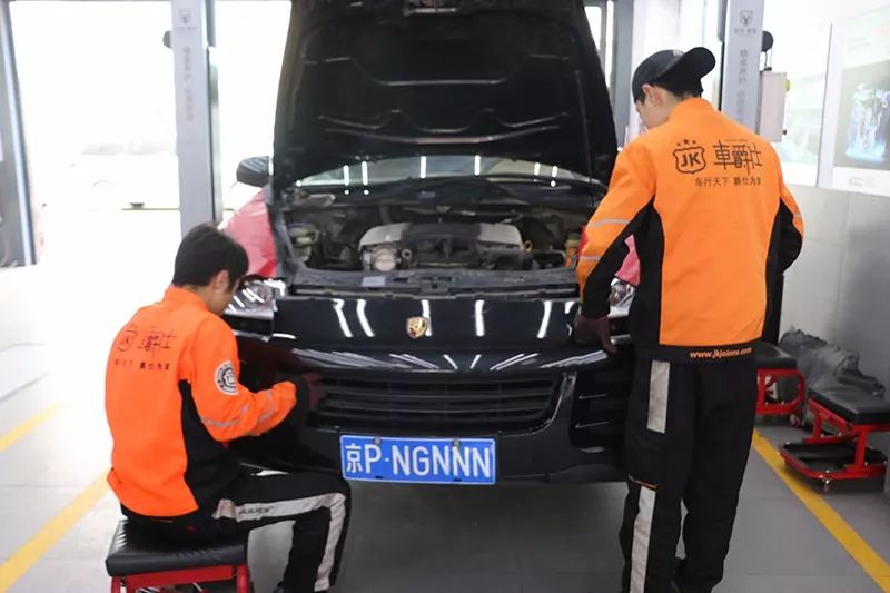 发动机大修需要更换哪些配件_发动机大修后对车影响大吗_多少公里发动机大修