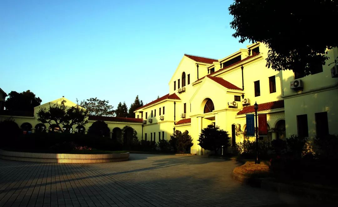 四川工业科技学院毕业时间_四川工业科技学院毕业照片_四川科技职业学院毕业