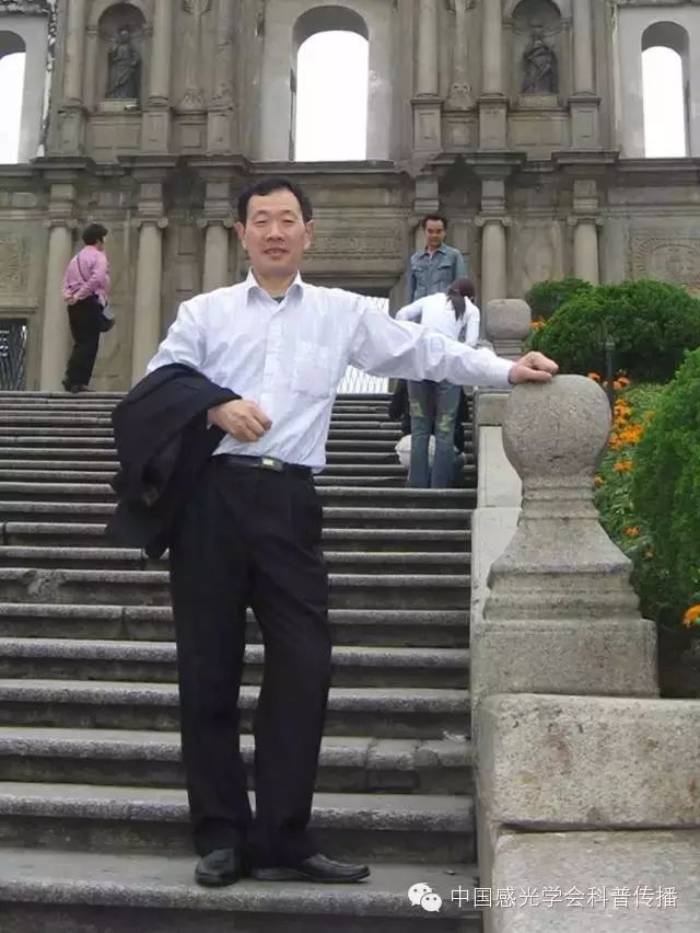 激光数码照片冲印机_激光冲洗照片机器_激光数码照片机冲印教程