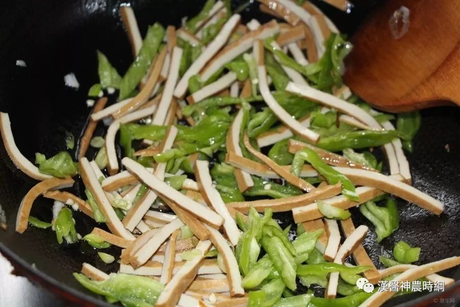 椒菜怎么做好吃_菜椒_椒菜的做法