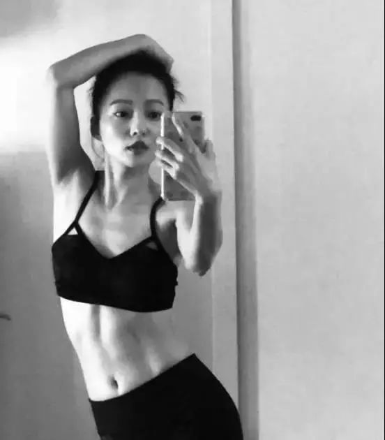 张韶涵图片泳装_时尚芭莎张韶涵图片_张韶涵写真照
