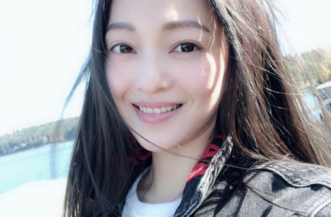 张韶涵写真照_时尚芭莎张韶涵图片_张韶涵图片泳装