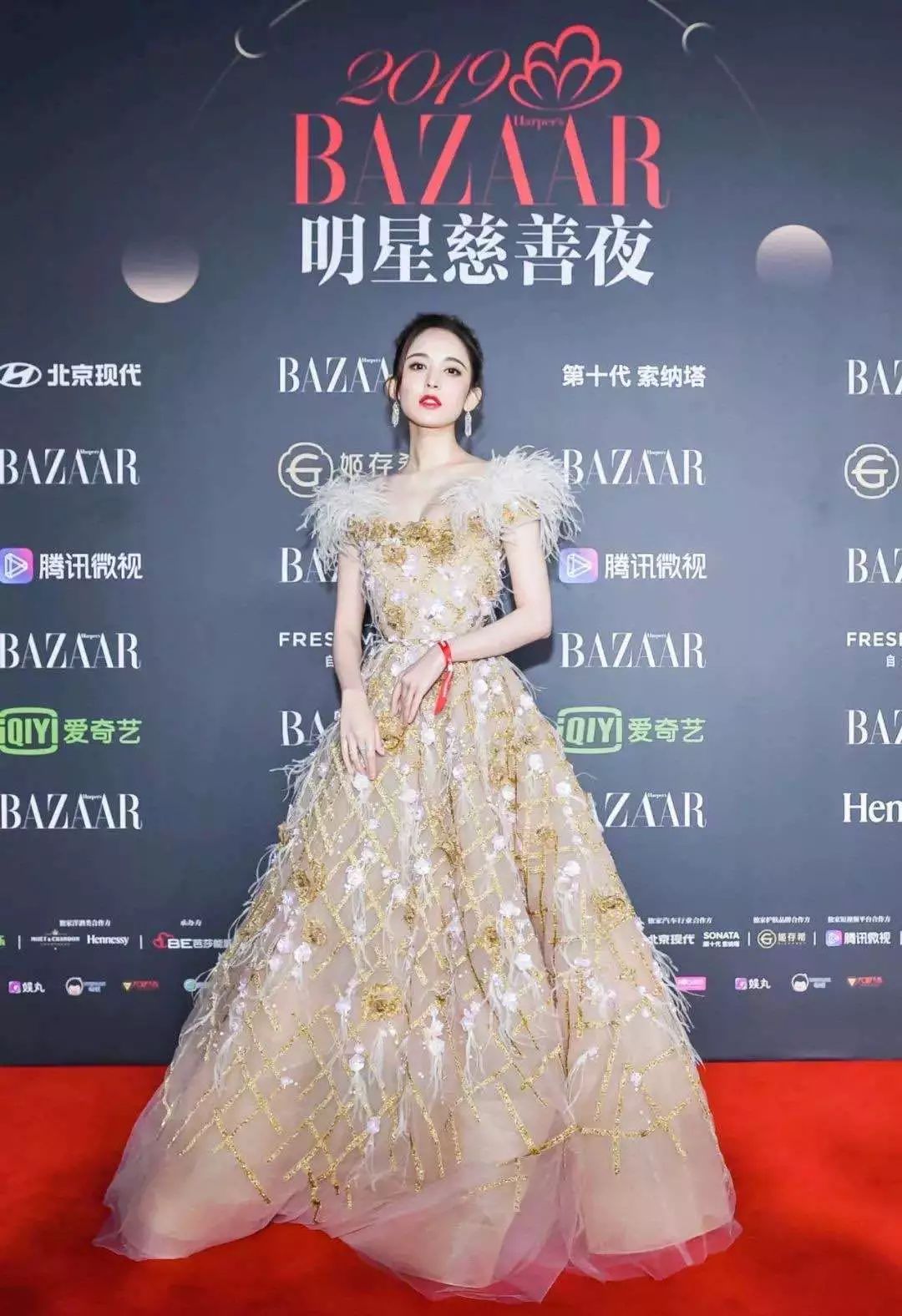 时尚芭莎张韶涵图片_张韶涵的照片看一下_张韶涵时尚图片芭莎高清