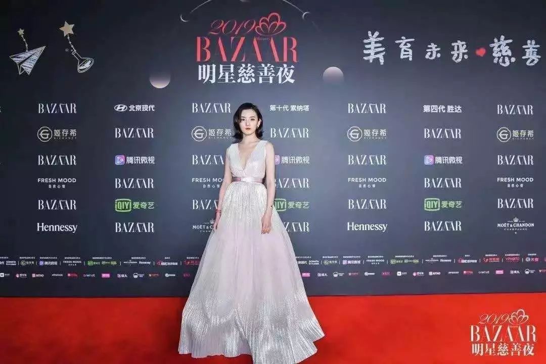 时尚芭莎张韶涵图片_张韶涵时尚图片芭莎高清_张韶涵的照片看一下