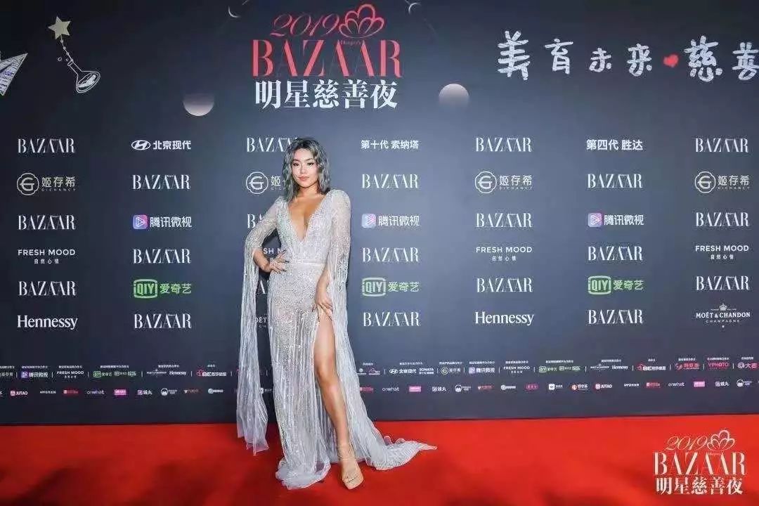 时尚芭莎张韶涵图片_张韶涵时尚图片芭莎高清_张韶涵的照片看一下