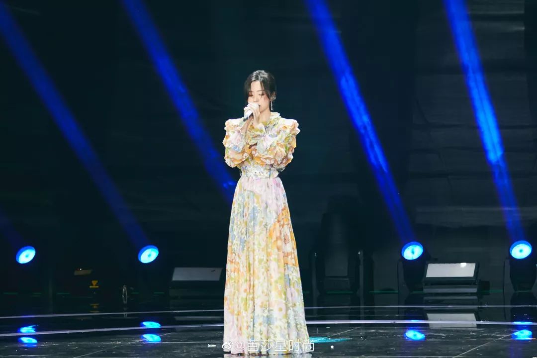 张韶涵的照片看一下_时尚芭莎张韶涵图片_张韶涵时尚图片芭莎高清