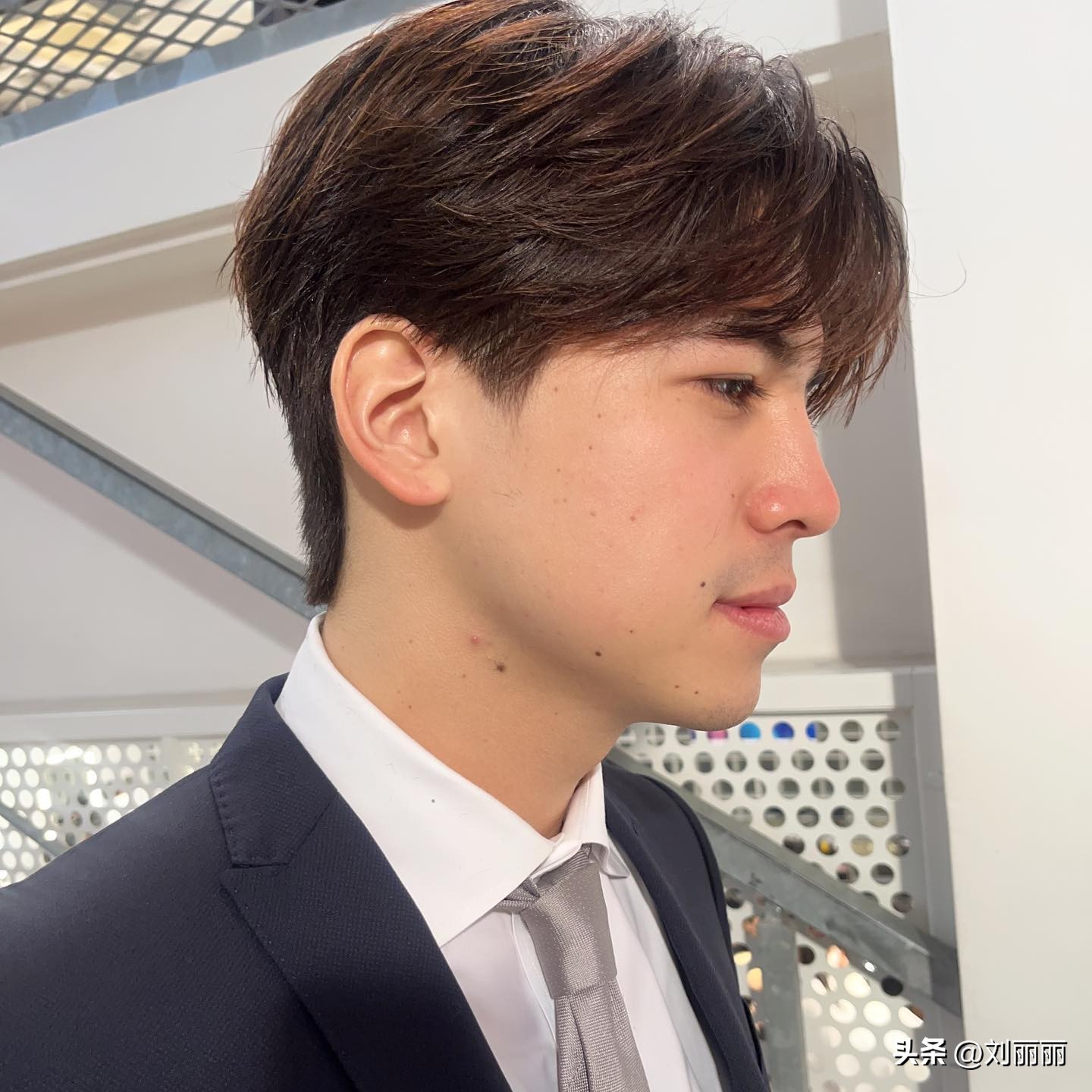 帅气男士发型图片碎发_帅气男士发型图片大全_男士帅气发型图片