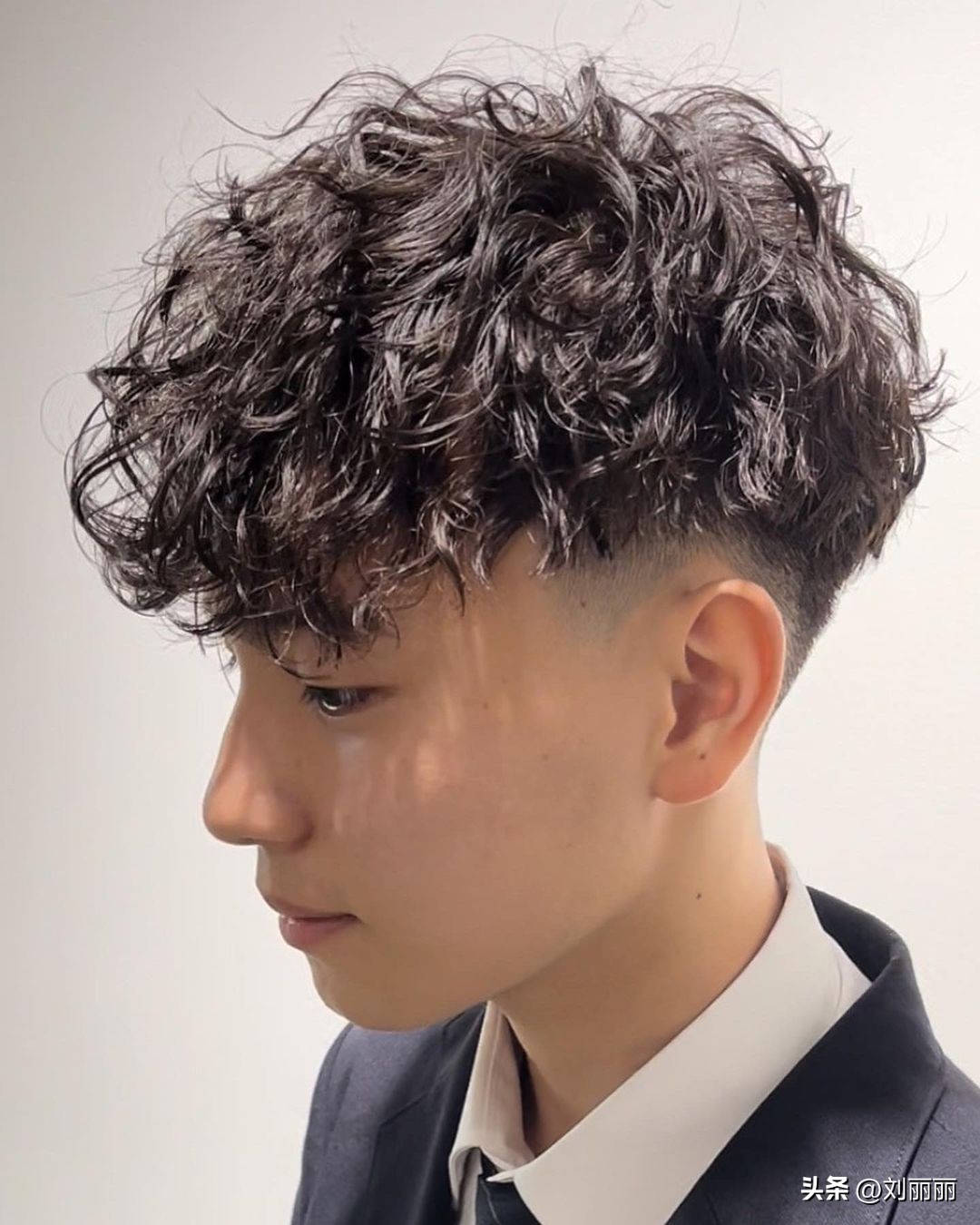 帅气男士发型图片中长发_帅气男士发型图片大全_男士帅气发型图片