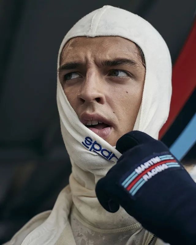 时尚杂志男_时尚杂志男服装搭配_男时尚杂志