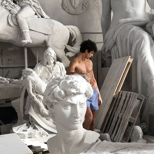 时尚杂志男服装搭配_时尚杂志男_男时尚杂志