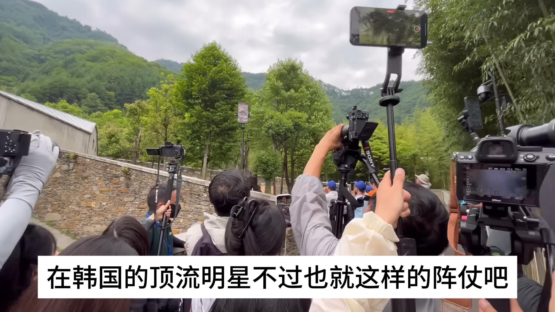 韩国明星体验川菜_韩国明星在成都吃美食的节目_韩国明星吃中国菜