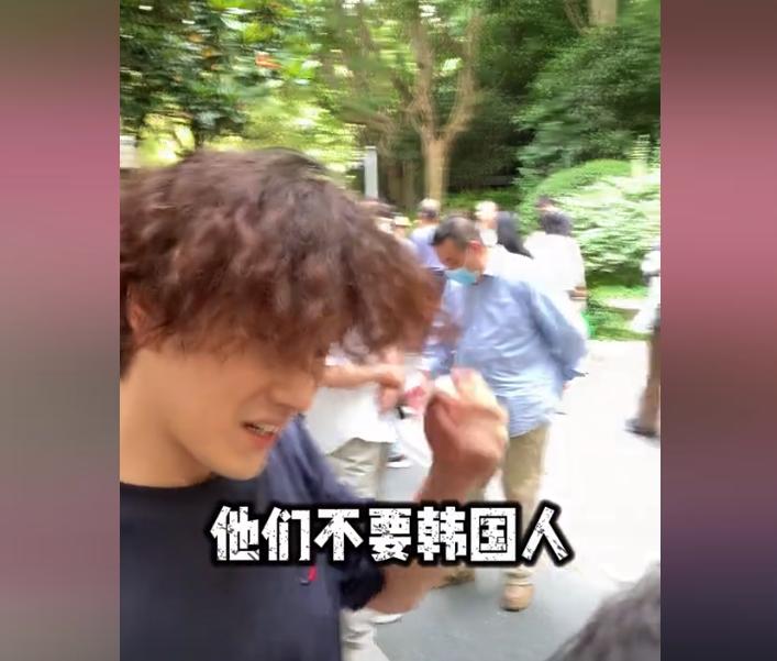 韩国明星在成都吃美食的节目_韩国明星体验川菜_韩国明星吃中国菜