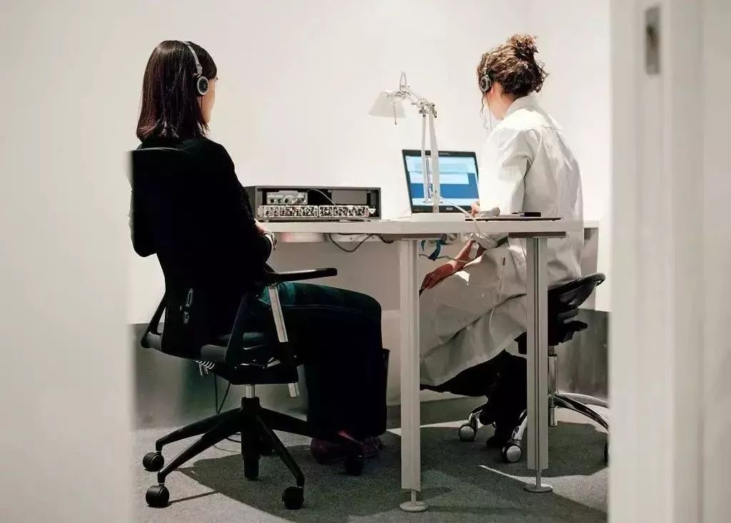 上海外滩美术馆 时尚展_上海外滩美术馆暂停开放_上海外滩美术馆logo