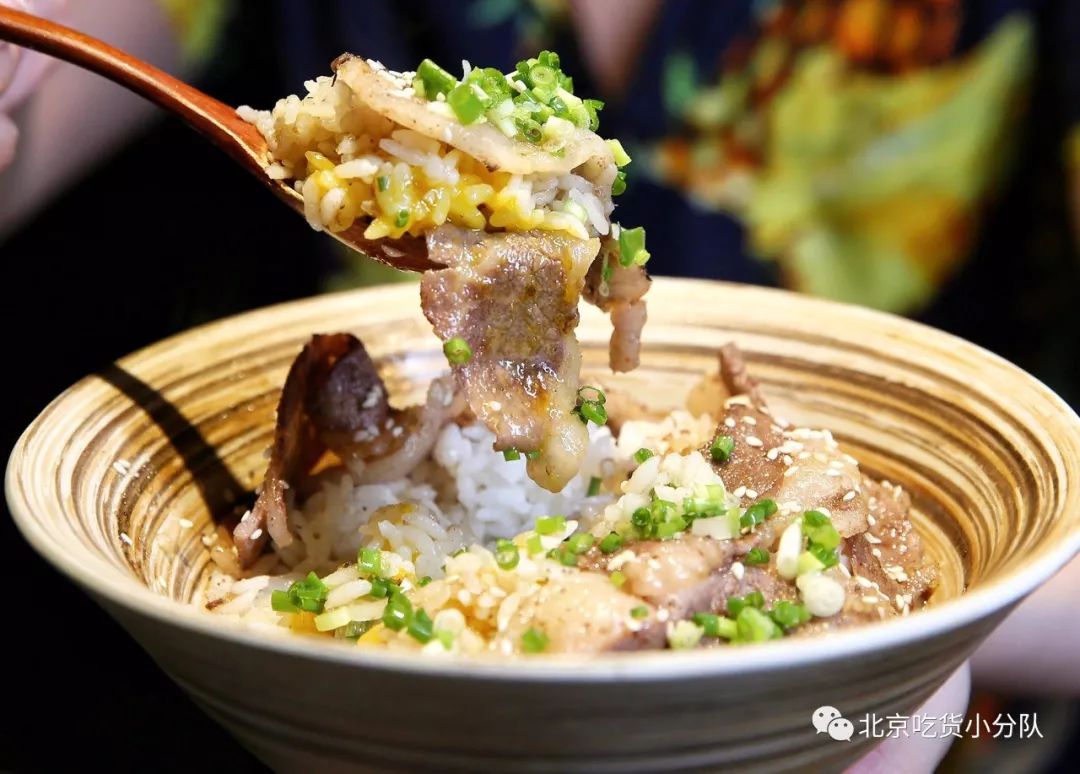 黑毛和牛烧肉_红烧牛肉发黑_牛肉有黑点是发霉