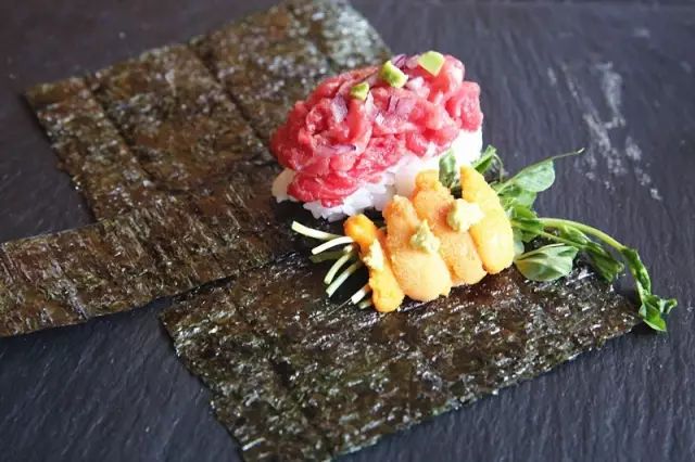 牛肉有黑点是发霉_黑毛和牛烧肉_红烧牛肉发黑
