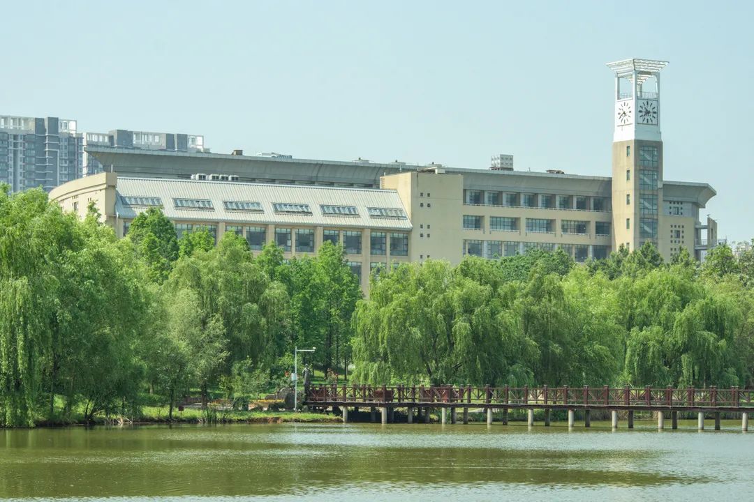 武汉大学研究生院官网招生_武汉科技大学研究生院招生信息网_武汉大学研究生招生服务
