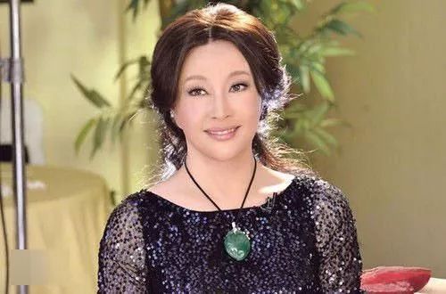 刘晓庆高跟鞋_刘晓庆性感高跟_性感高跟刘晓庆跳舞视频