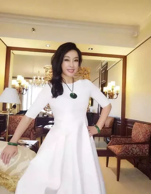 性感高跟刘晓庆跳舞视频_刘晓庆性感高跟_刘晓庆高跟鞋