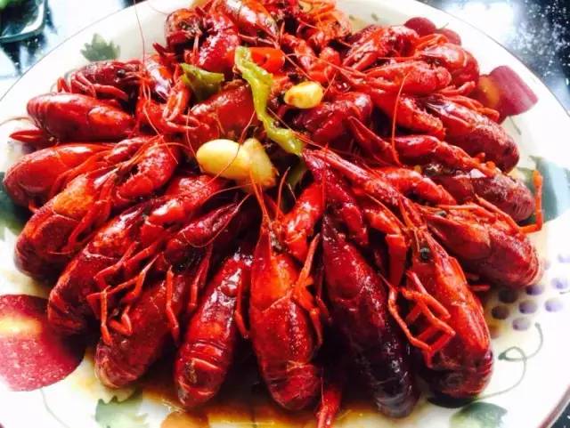 油焖龙虾窍门_龙虾油焖大虾的做法_龙虾怎么焖好吃