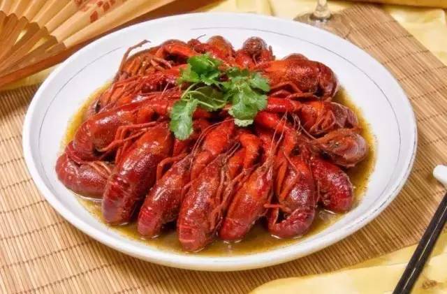 龙虾怎么焖好吃_龙虾油焖大虾的做法_油焖龙虾窍门