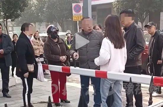 漂亮女孩街头流浪_流浪女孩长什么样_漂亮流浪女孩