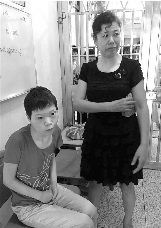 流浪女孩长什么样_漂亮女孩街头流浪_漂亮流浪女孩