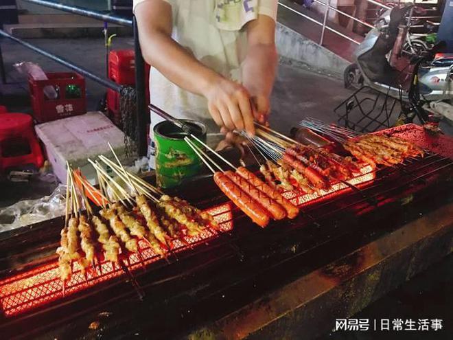 果子煎饼的做法_美味食客煎饼果子_果子美味食客煎饼好吃吗