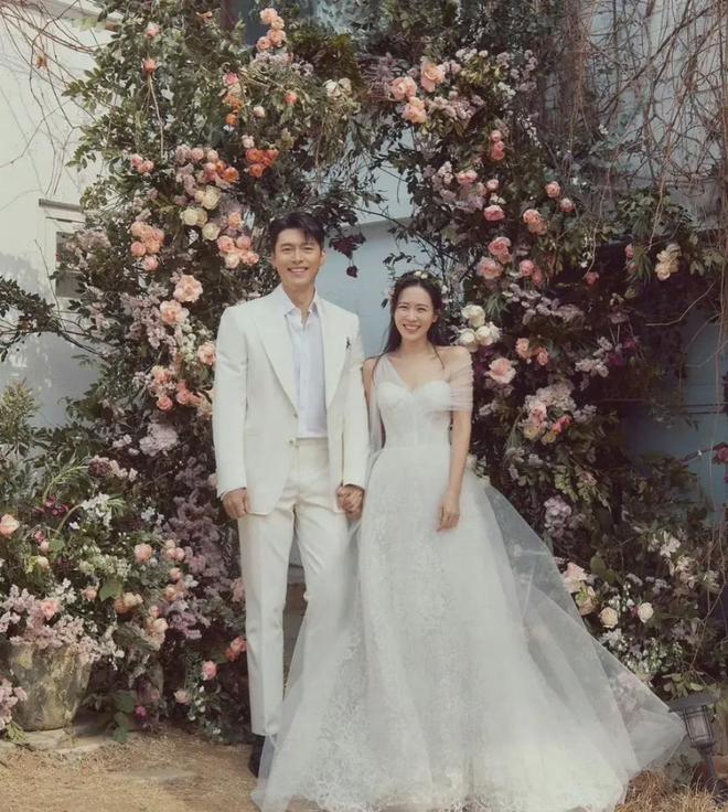 胖女生婚纱照_婚纱照胖人拍出来的效果_婚纱胖照女生头像
