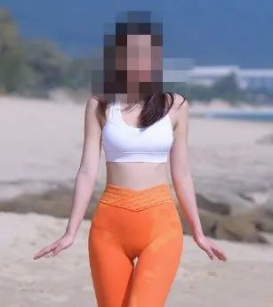 紧身裤图片超薄凹陷_性感紧身裤美臀图片_紧身裤头