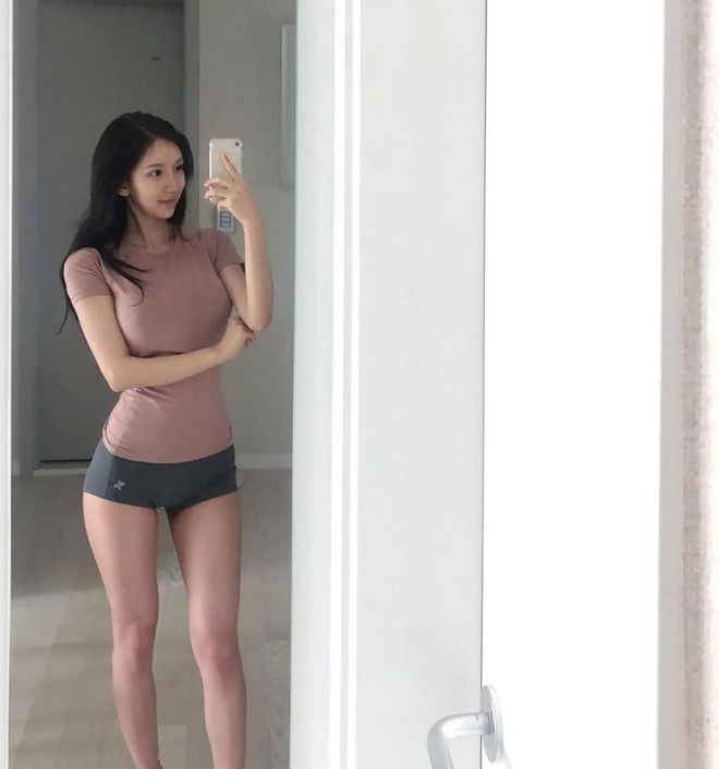紧身裤图片超薄凹陷_紧身裤头_性感紧身裤美臀图片