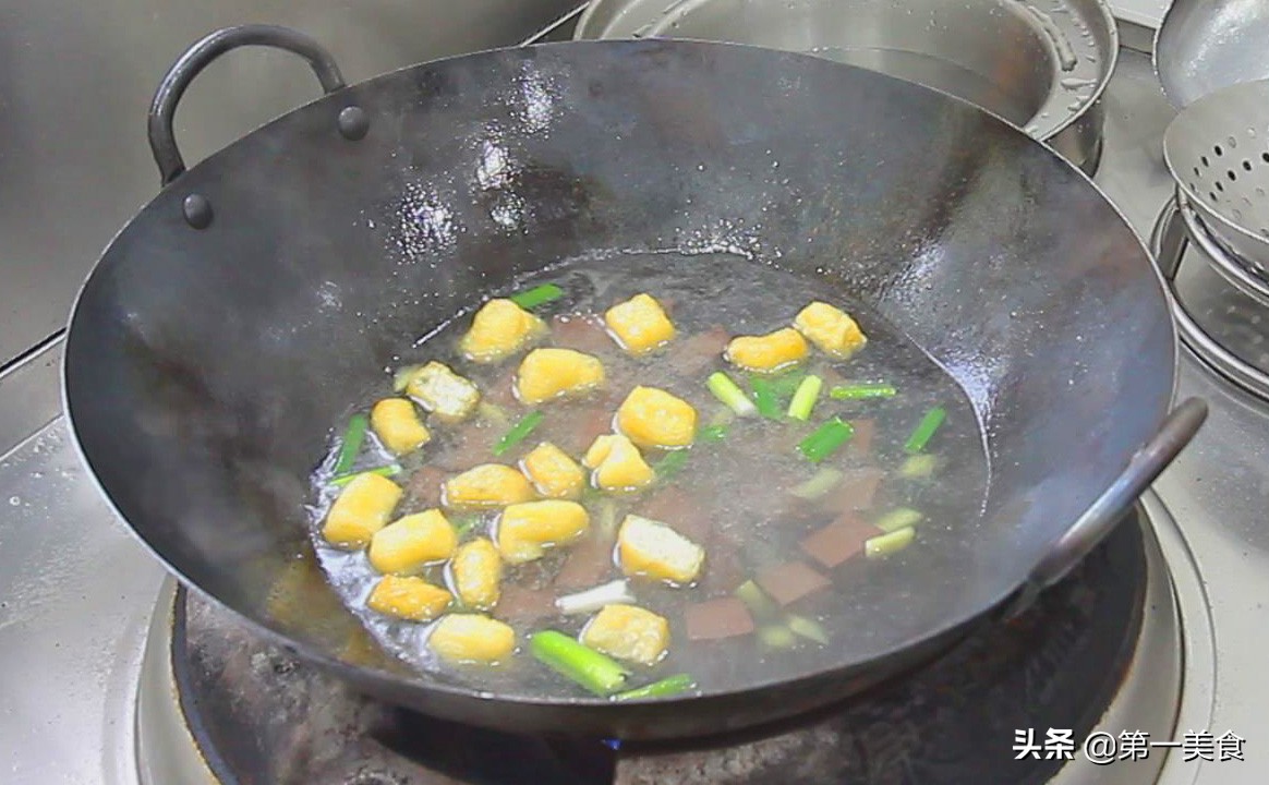 鸭血汤的烧法_家常鸭血汤的做法大全东方美食_鸭血汤的做法窍门