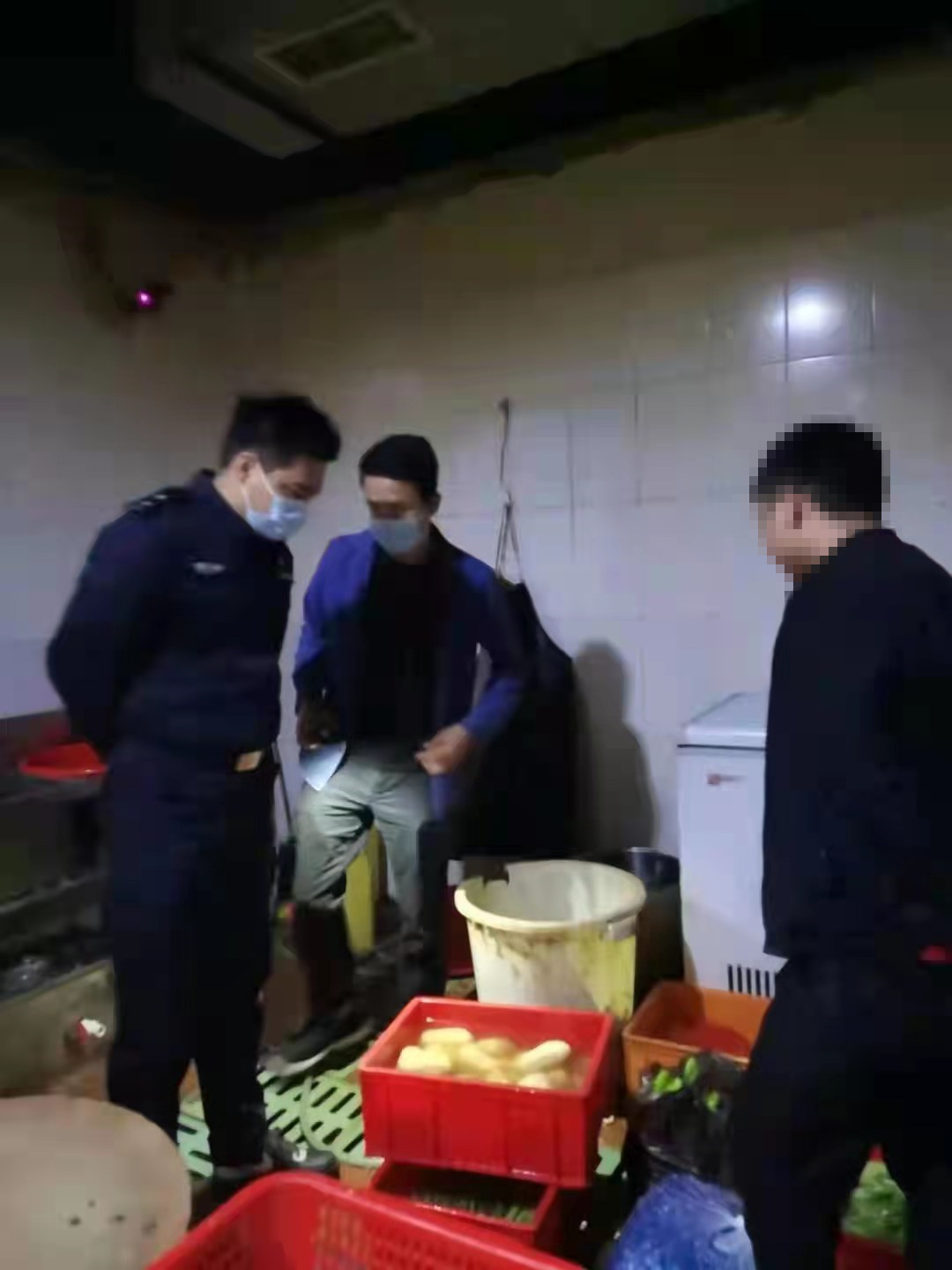 铁锅烤鱼图片高清_铁锅烤鱼图片_铁锅烤肉图片大全