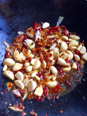 做法爆炒鳝鱼川菜怎么做_川菜爆炒鳝鱼的做法_做法爆炒鳝鱼川菜视频