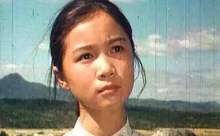 性感女生照片头像大全背景图_性感女生图片可爱萌萌头像_小女孩图片 性感