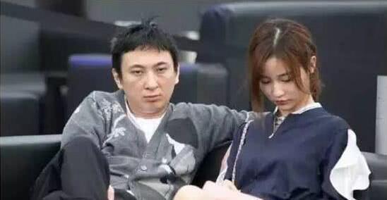 王思聪女友雪梨叫什么名字_思聪前女友雪梨怀孕_王思聪女友雪梨性感