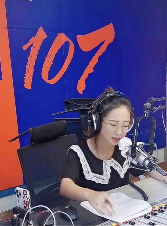 新车评网女主持人_新车评主持人跑光了_车评测女主持人排名