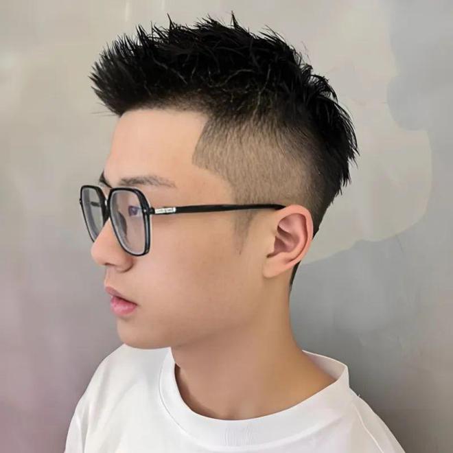男生露额发型易打理_男士露额发型_男士露额头短发