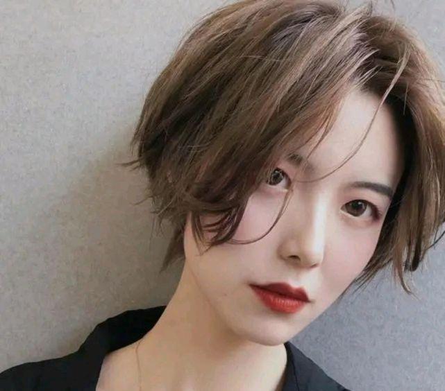 甜美短发女生发型图片大全_甜美短发女生发型图_女生甜美短发发型