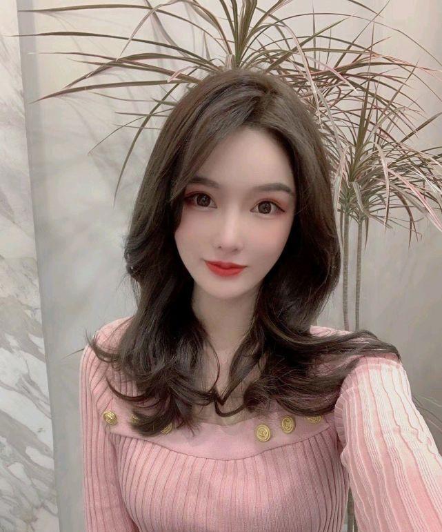 女生甜美短发发型_甜美短发女生发型图片大全_甜美短发女生发型图