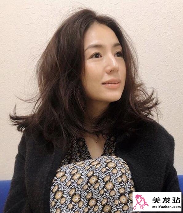 甜美短发女生发型图片大全_甜美短发女生发型图_女生甜美短发发型