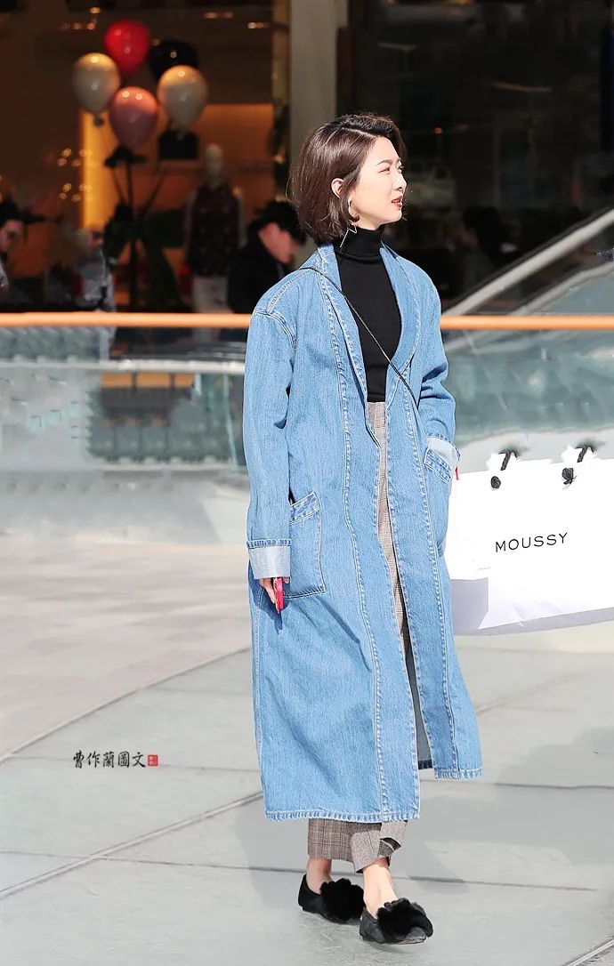 风衣街拍潮人图片_潮人风衣街拍_街头风衣