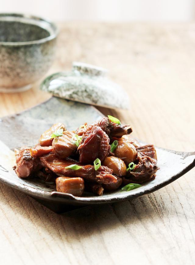 板栗烧肉板栗要先煮熟吗_板栗烧肉需要加糖吗_板栗烧肉的做法最正宗的做法