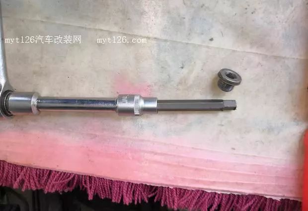 标致307发动机声音大_307发动机声音变大_标致307发动机噪音