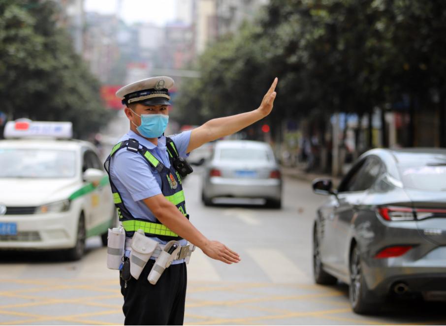 汽车违章可以年检时处理吗_车辆有违章可以年审吗_机动车年审有违章可以年审吗