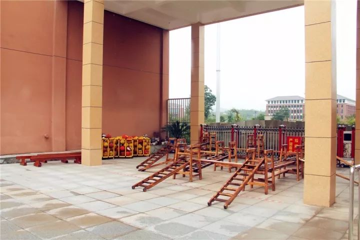 河南世纪教育集团_跨世纪教育集团郑州_郑州世纪学校